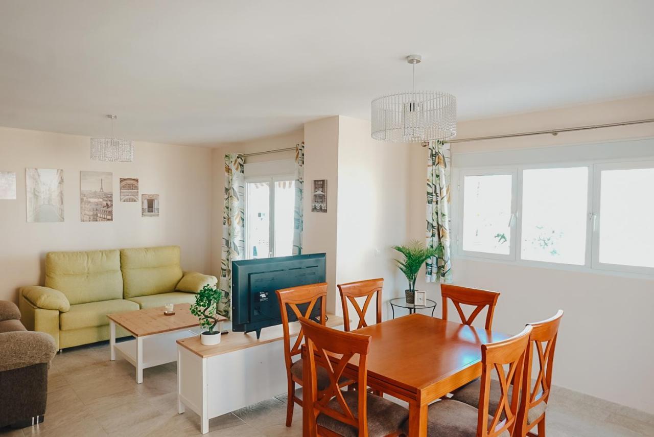 דירות Amplio Con Vistas Al Mar Y Piscina En בנאלמדנה מראה חיצוני תמונה